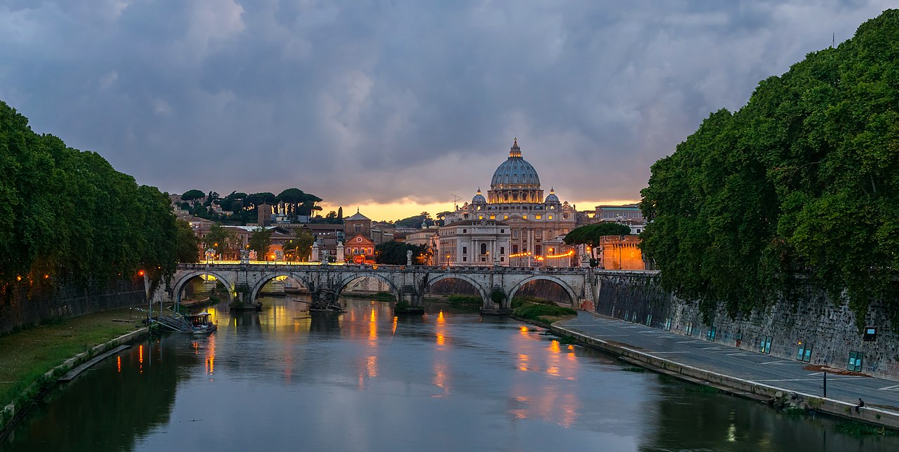 Picture of Saint Peter's Basilica at dusk in Rome